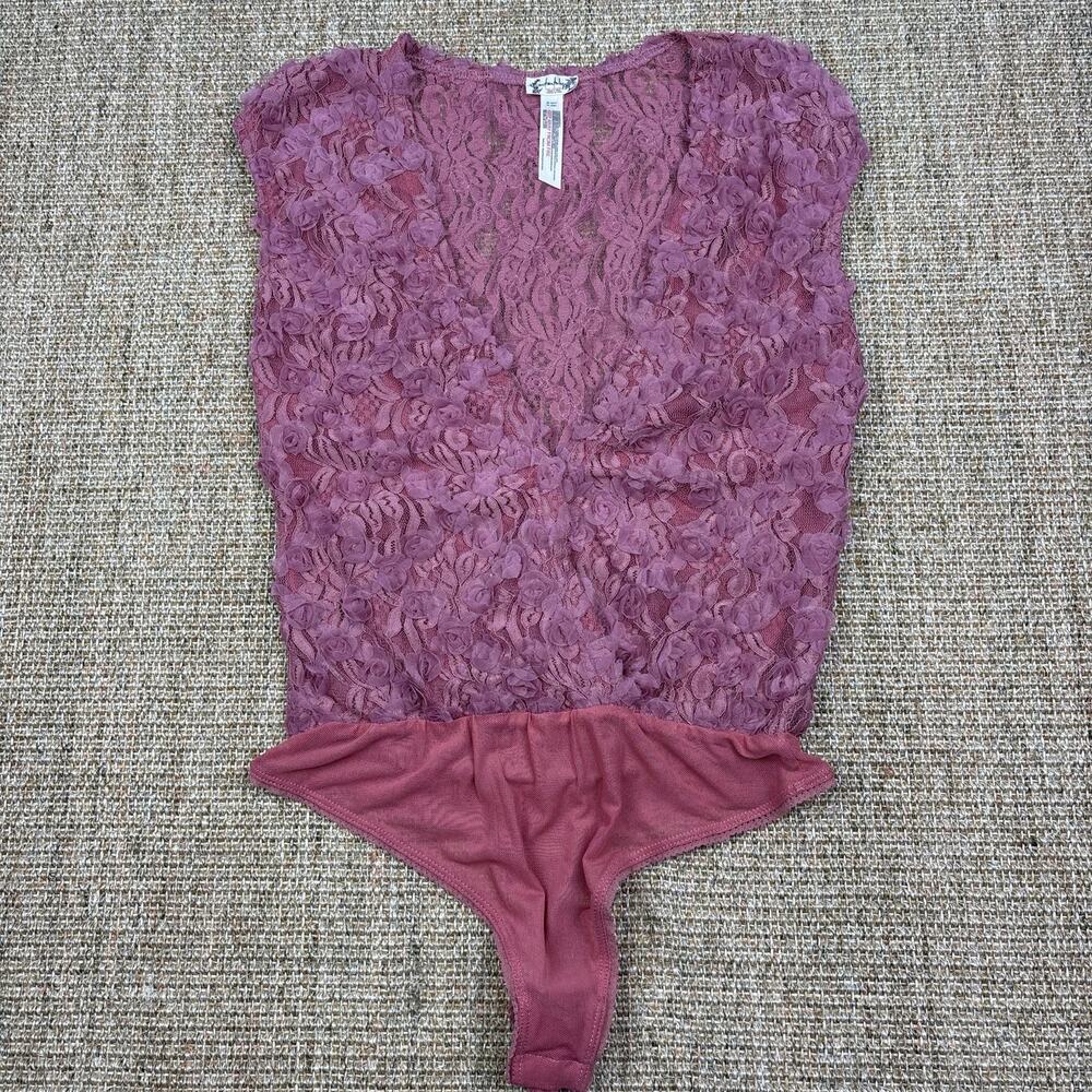 🌸 Intimately Free People | Size Small | Mauve Lace Bodysuit